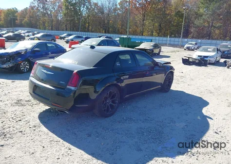 2019 Chrysler 300 300S z USA, uszkodzony, nr VIN 2C3CCABG2KH517193
